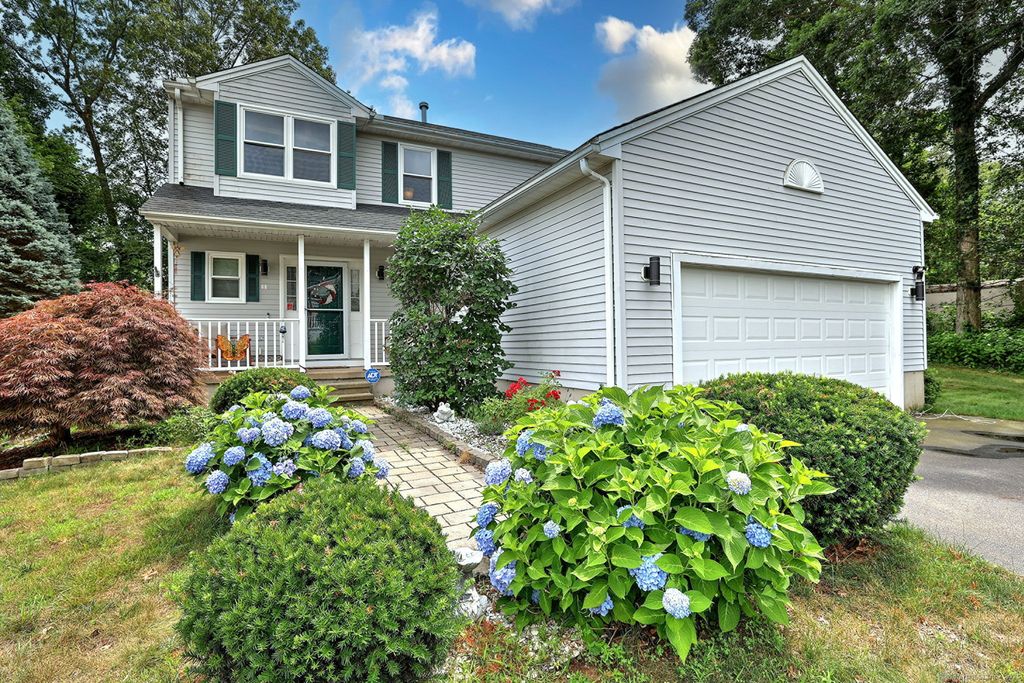 68 Benjamin Road, East Haven, CT 06513