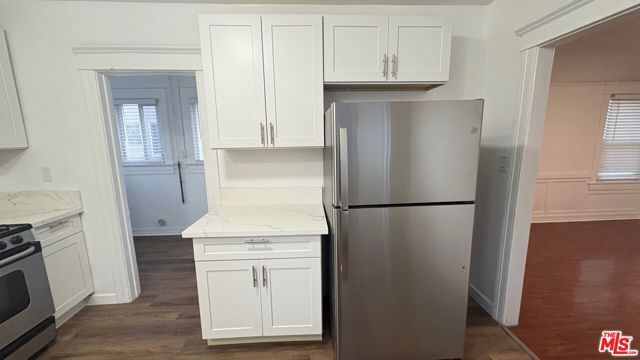 120 S Catalina Street, Los Angeles, CA 90004