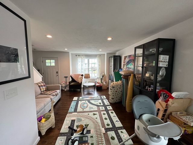 3 Riley Rd 3, Tyngsborough, MA 01879