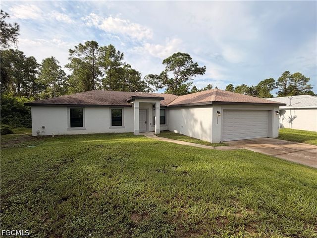 1252 County ST E, Lehigh Acres, FL 33974