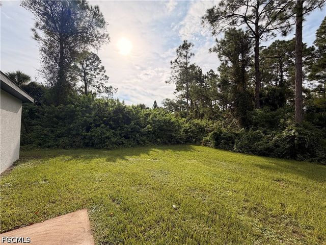 1252 County ST E, Lehigh Acres, FL 33974