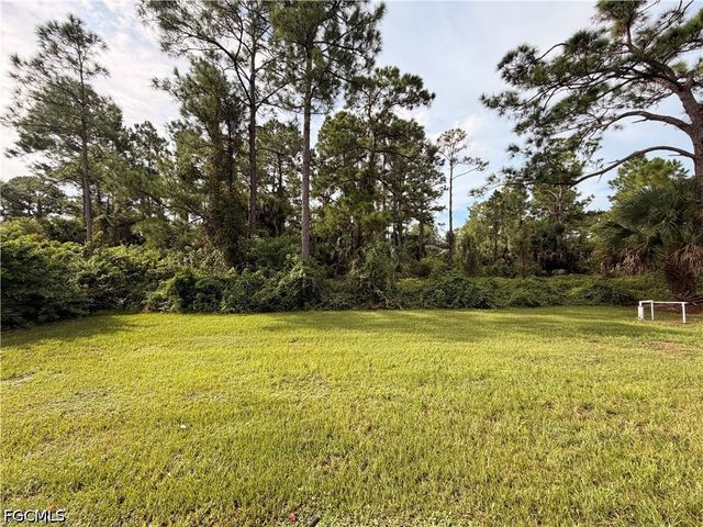 1252 County ST E, Lehigh Acres, FL 33974