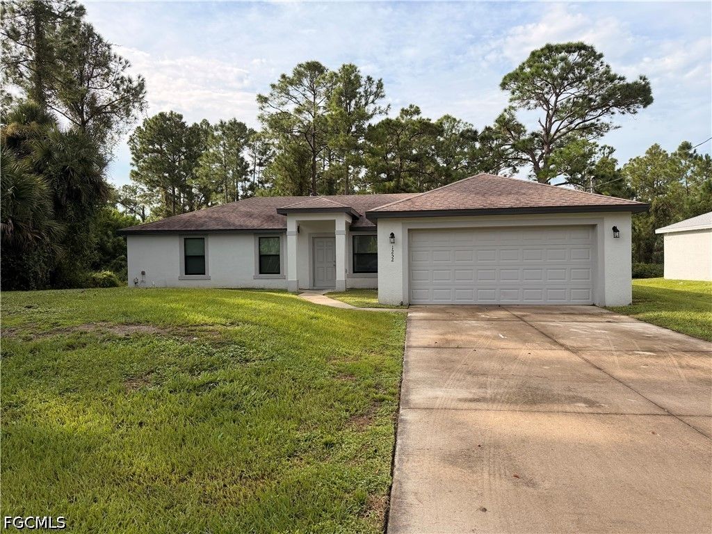 1252 County ST E, Lehigh Acres, FL 33974