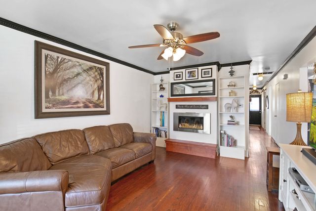 9515 S Peoria Street, Chicago, IL 60643