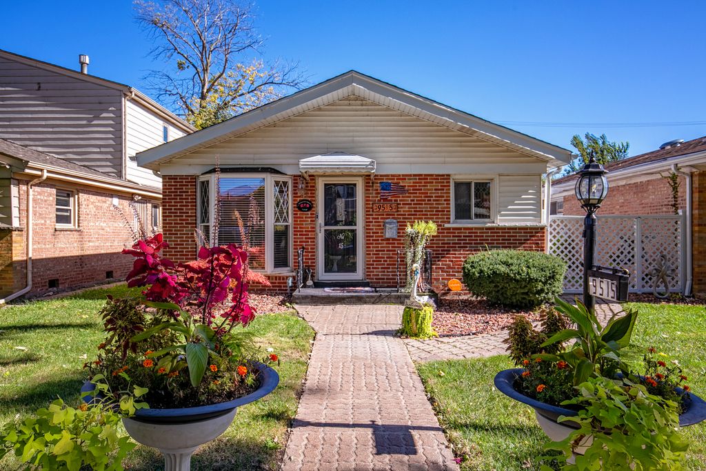 9515 S Peoria Street, Chicago, IL 60643