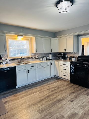 649 Stafford Rd, Fall River, MA 02721