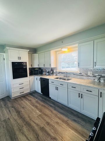 649 Stafford Rd, Fall River, MA 02721