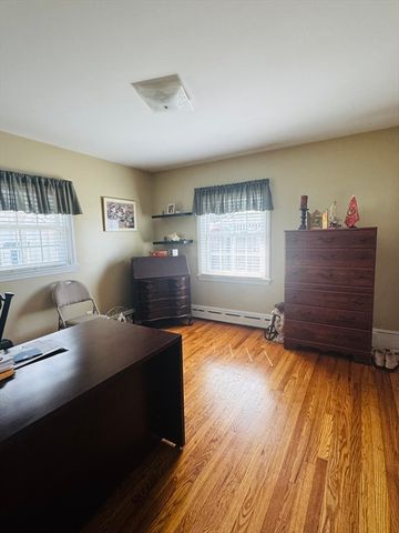 649 Stafford Rd, Fall River, MA 02721