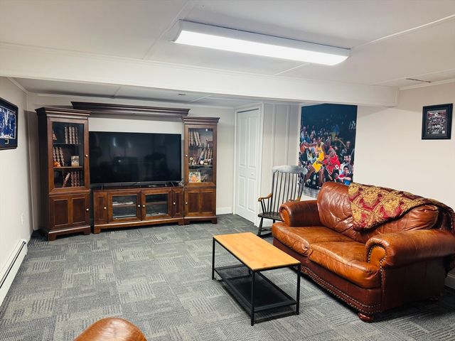 649 Stafford Rd, Fall River, MA 02721