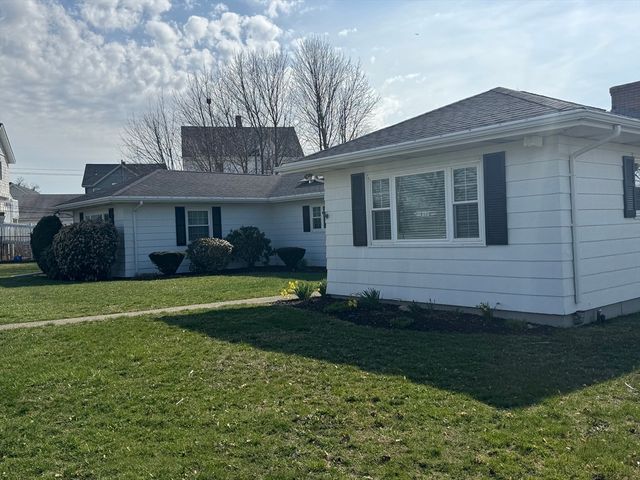 649 Stafford Rd, Fall River, MA 02721