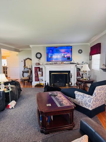 649 Stafford Rd, Fall River, MA 02721