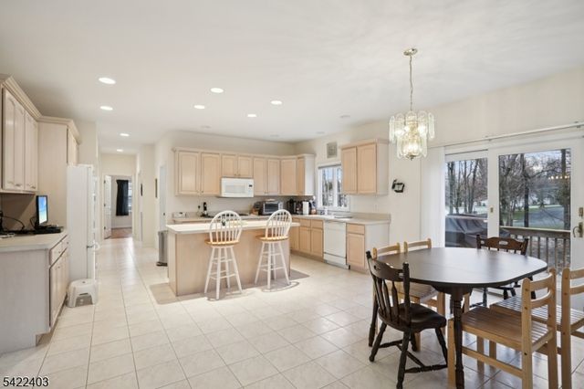 1 Jenny Ln, Wayne Twp., NJ 07470