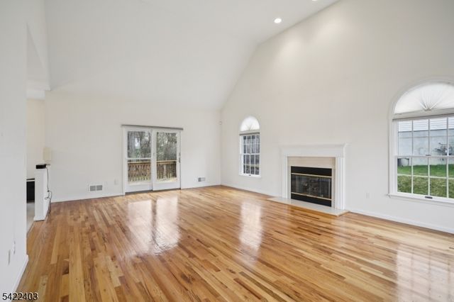 1 Jenny Ln, Wayne Twp., NJ 07470