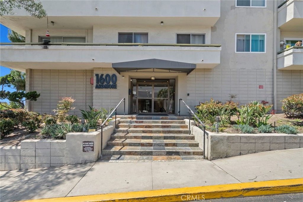 1600 Ardmore Avenue 417, Hermosa Beach, CA 90254