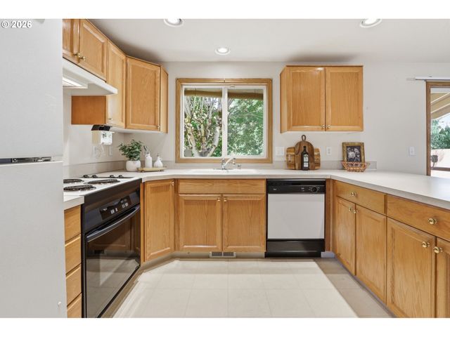 16011 Ne 12th St, Vancouver, WA 98684