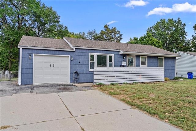 304 S Ridgeview Road, Olathe, KS 66061