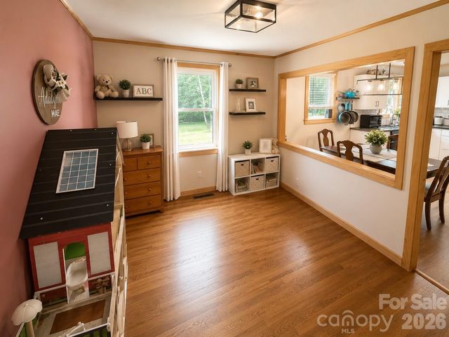1344 12th Avenue NE, Hickory, NC 28601