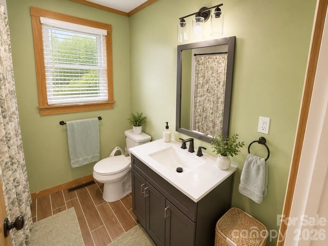 1344 12th Avenue NE, Hickory, NC 28601