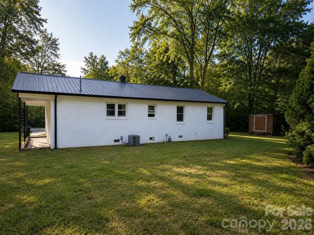 1344 12th Avenue NE, Hickory, NC 28601