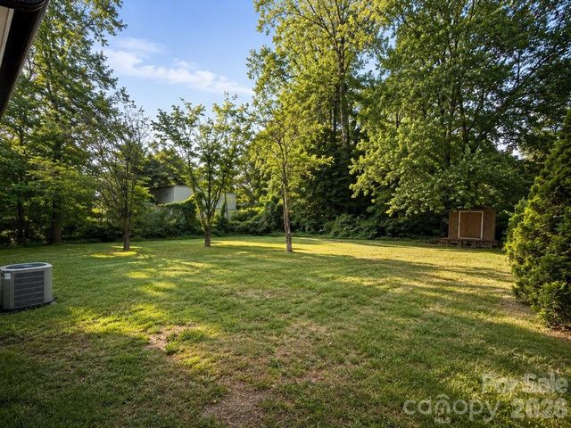 1344 12th Avenue NE, Hickory, NC 28601