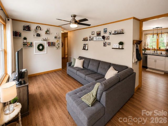 1344 12th Avenue NE, Hickory, NC 28601