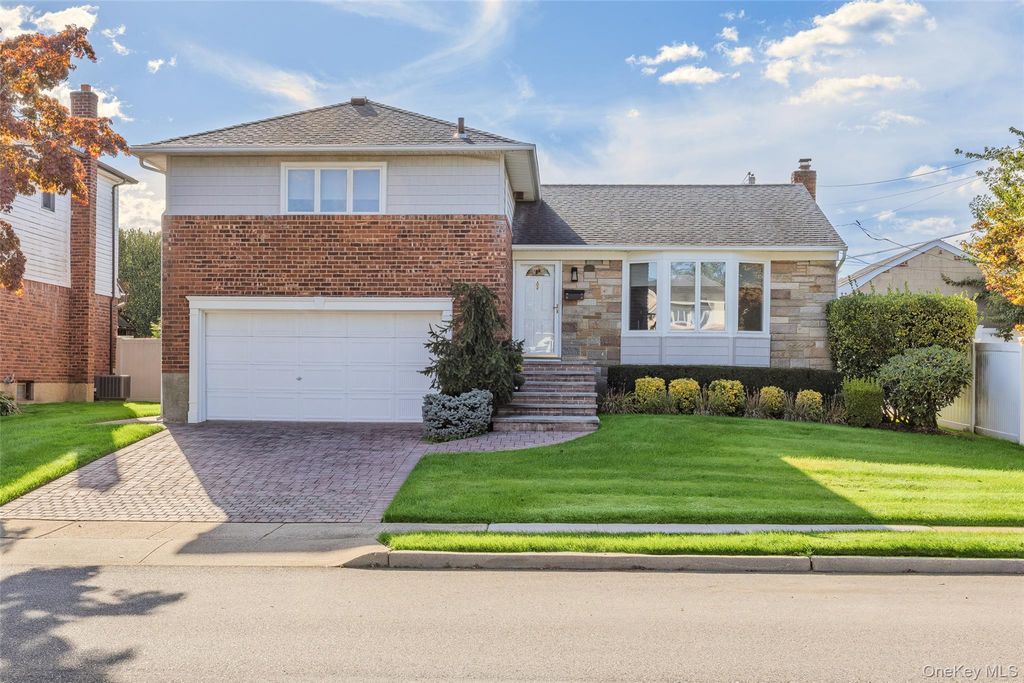 39 Stauber Drive, Plainview, NY 11803 — exterior