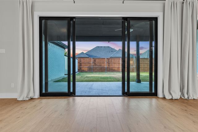 512 Creekside Drive, Haslet, TX 76052