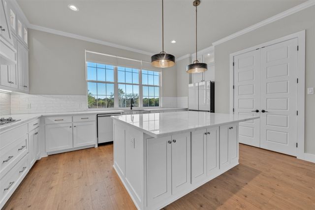 512 Creekside Drive, Haslet, TX 76052