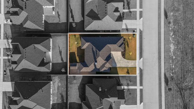 512 Creekside Drive, Haslet, TX 76052