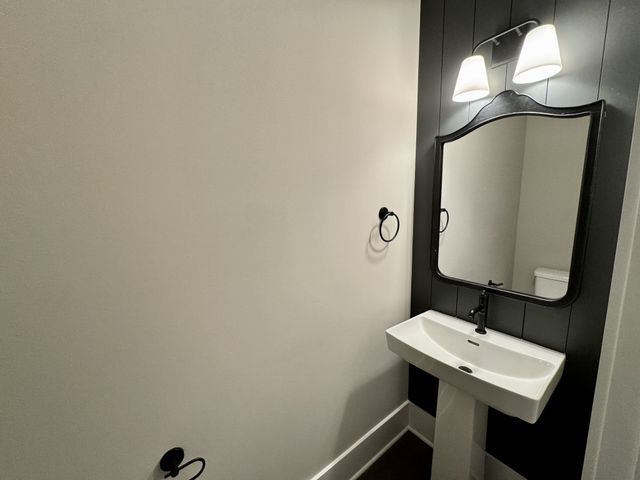 533 Greenfield Ln, Castalian Springs, TN 37031