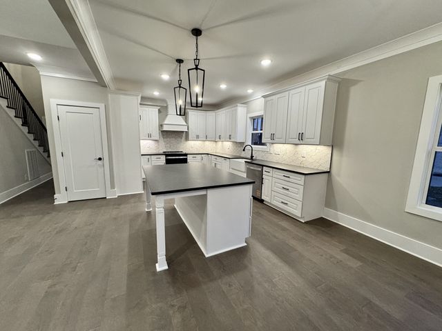 533 Greenfield Ln, Castalian Springs, TN 37031