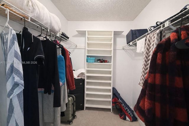 950 NE 199th St 2H, Miami, FL 33179