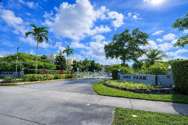 950 NE 199th St 2H, Miami, FL 33179