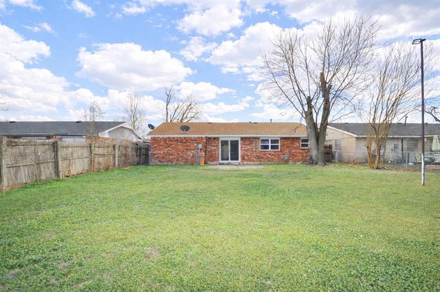 1049 SW 3rd Street, Moore, OK 73160