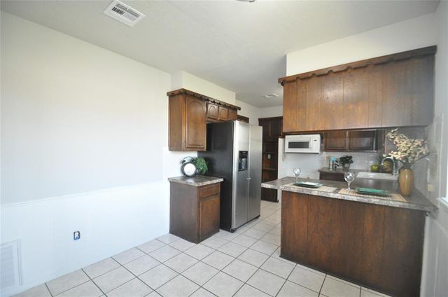 1049 SW 3rd Street, Moore, OK 73160