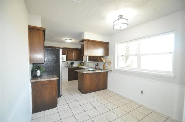 1049 SW 3rd Street, Moore, OK 73160