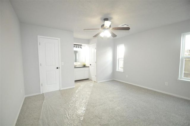 1049 SW 3rd Street, Moore, OK 73160