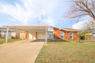 1049 SW 3rd Street, Moore, OK 73160