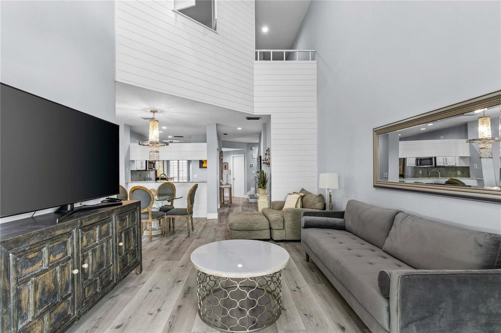 Image 13 of property listing at 1116 SHIPWATCH CIRCLE, Tampa, FL 33602