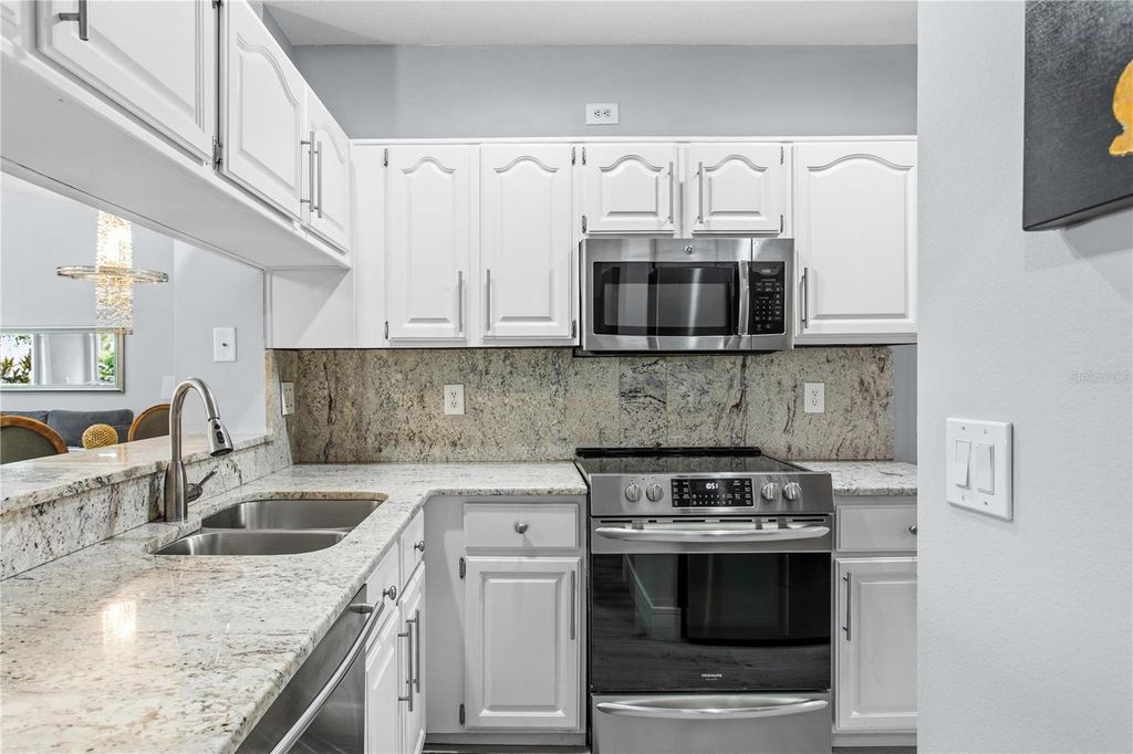 Image 18 of property listing at 1116 SHIPWATCH CIRCLE, Tampa, FL 33602