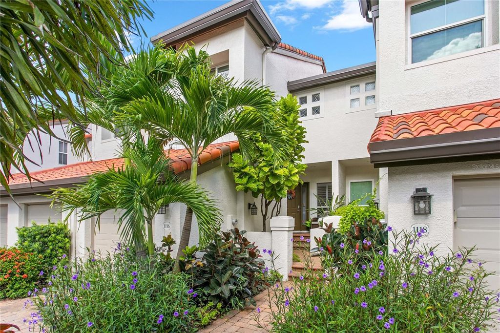 Image 3 of property listing at 1116 SHIPWATCH CIRCLE, Tampa, FL 33602