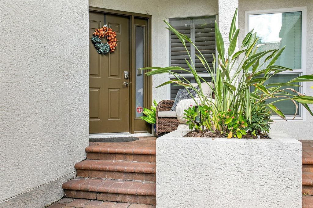 Image 5 of property listing at 1116 SHIPWATCH CIRCLE, Tampa, FL 33602