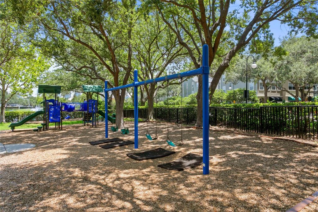 Image 52 of property listing at 1116 SHIPWATCH CIRCLE, Tampa, FL 33602