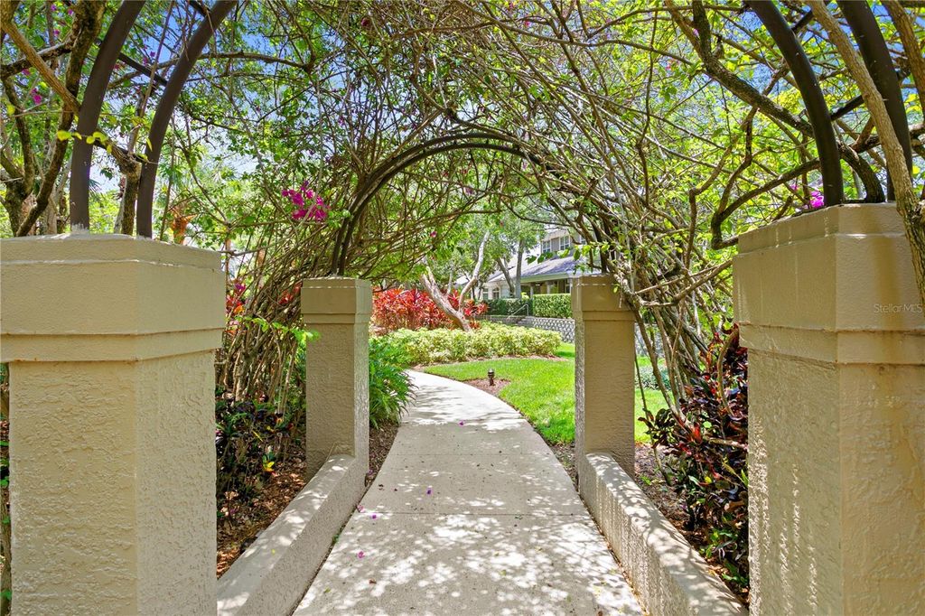 Image 54 of property listing at 1116 SHIPWATCH CIRCLE, Tampa, FL 33602