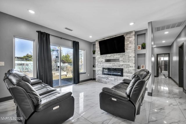 195 E 5th Avenue, Sun Valley, NV 89433