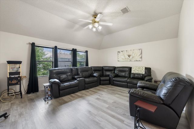 4804 Palm Ridge Drive, Fort Worth, TX 76133