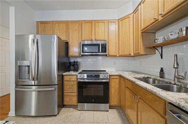 100 Alanna CT, Yorktown, VA 23690