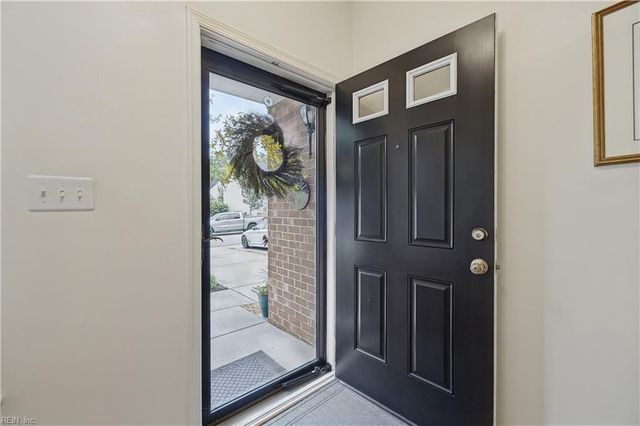 100 Alanna CT, Yorktown, VA 23690