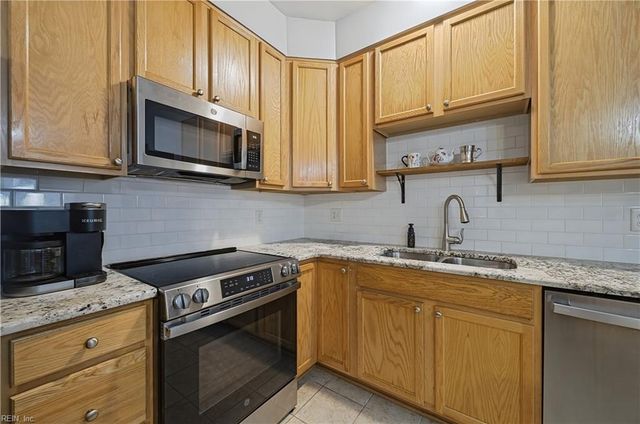 100 Alanna CT, Yorktown, VA 23690