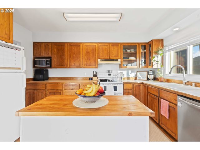 2932 FIR St, Longview, WA 98632